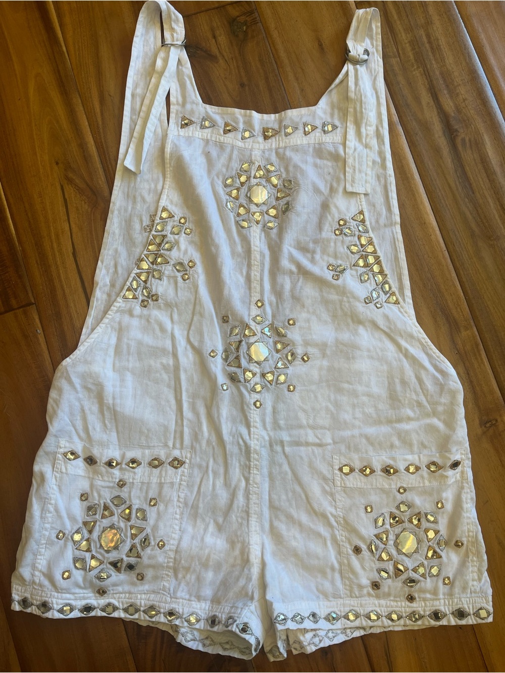 Juliet Dunn White Paisley Romper with Subtle Texture